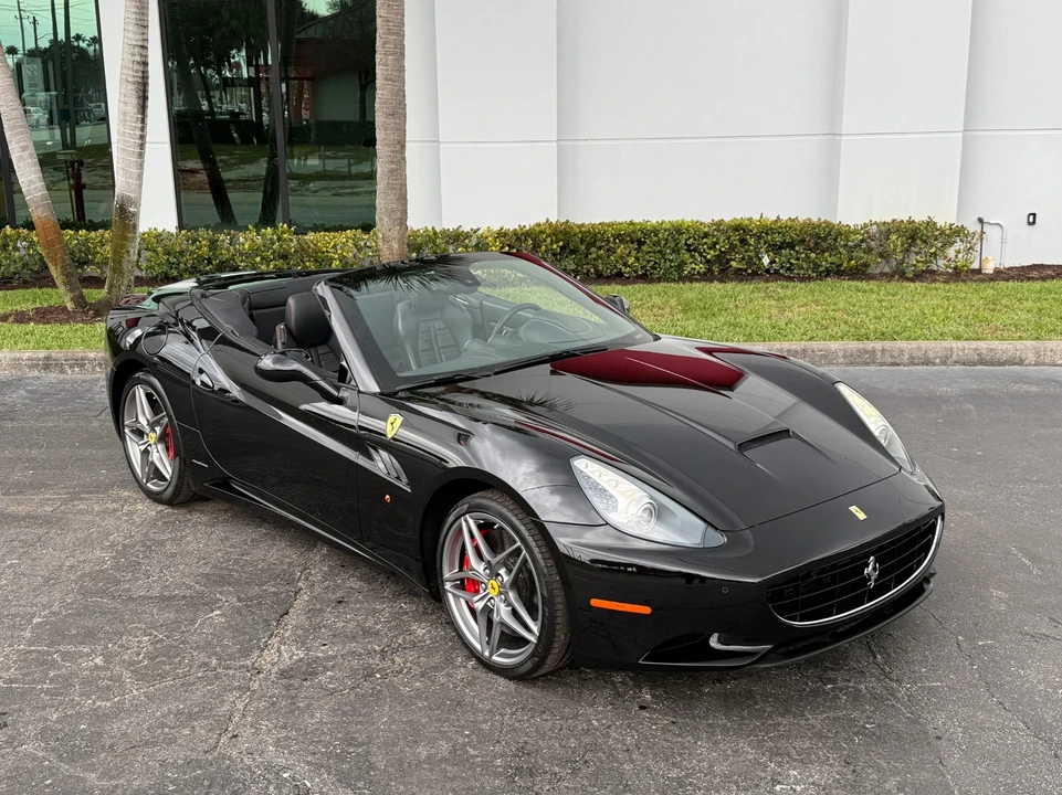 2013 Ferrari California - Image 8 of 21