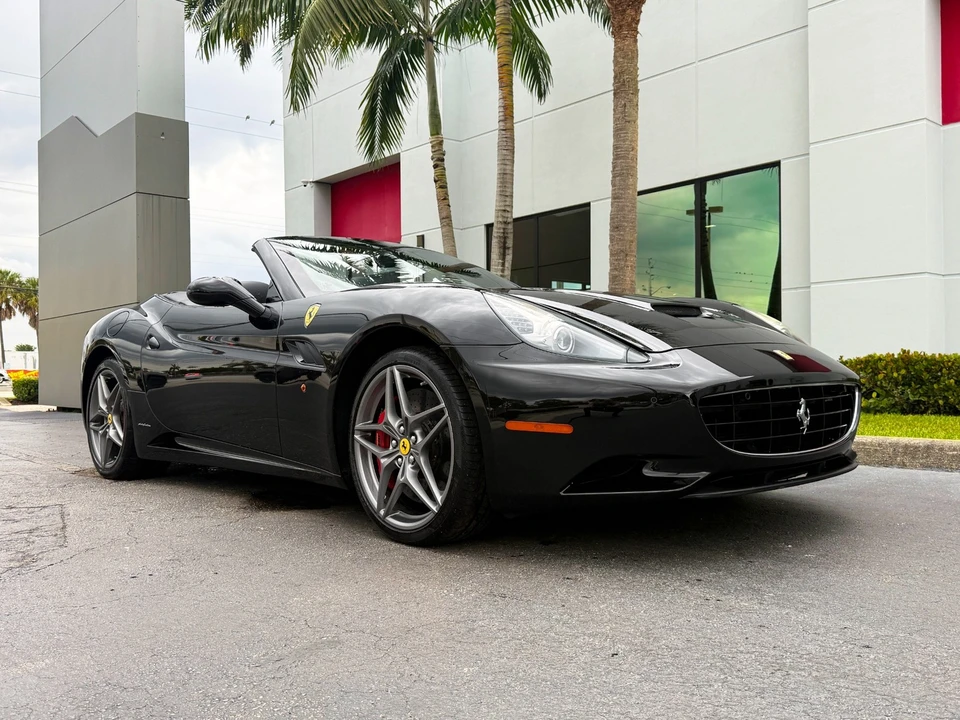 2013 Ferrari California - Image 3 of 21