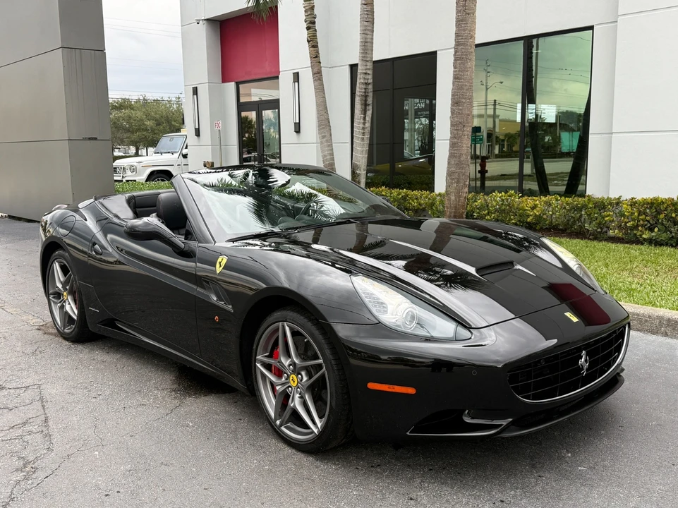 2013 Ferrari California - Image 19 of 21