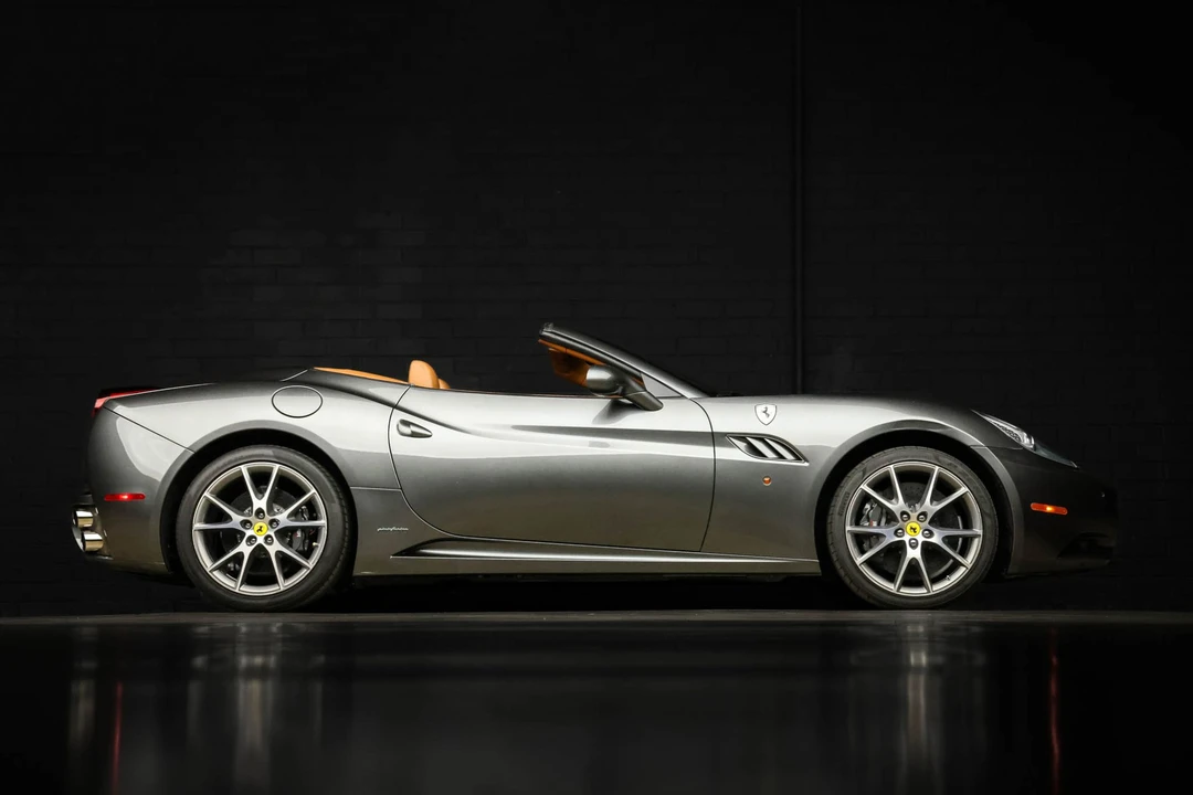 2013 Ferrari California - Image 16 of 31