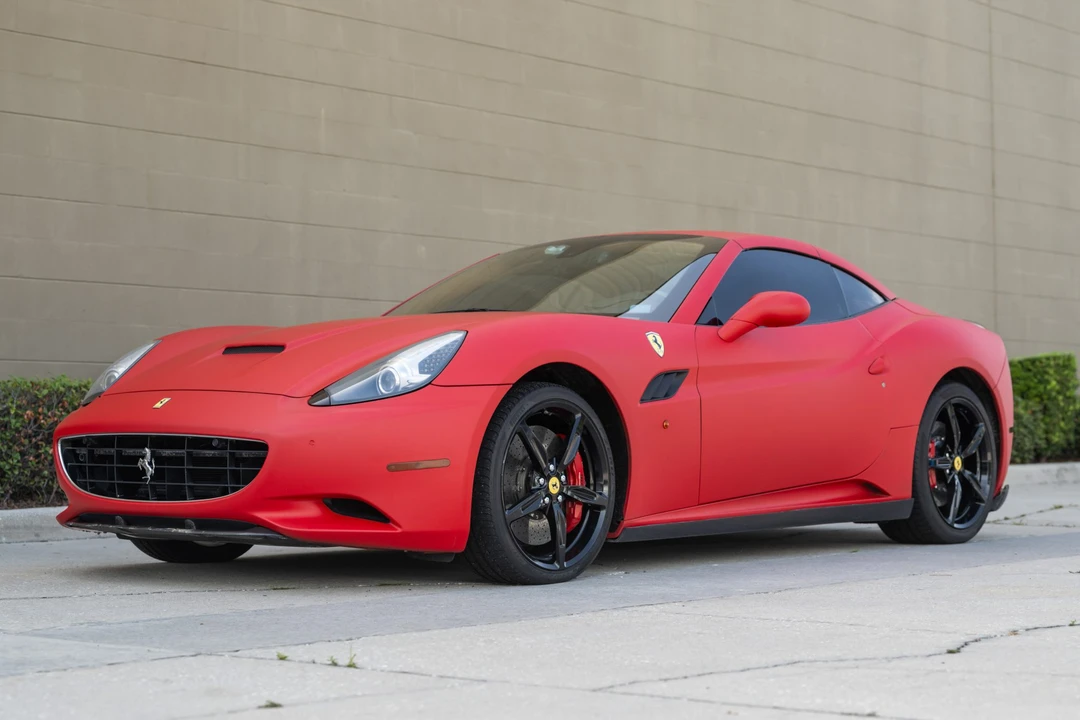 2013 Ferrari California - Image 2 of 31