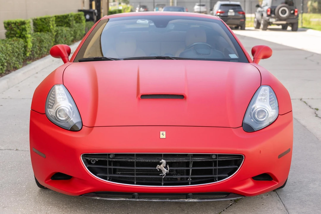 2013 Ferrari California - Image 2 of 31