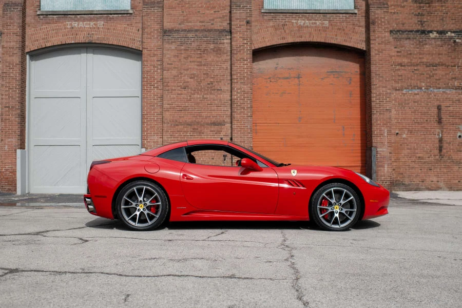 2013 Ferrari California - Image 9 of 31