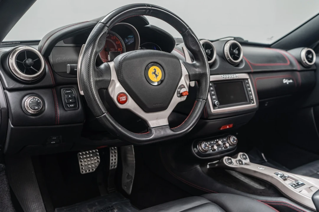 2013 Ferrari California - Image 13 of 21