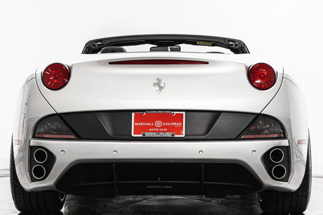 2013 Ferrari California - Image 8 of 12