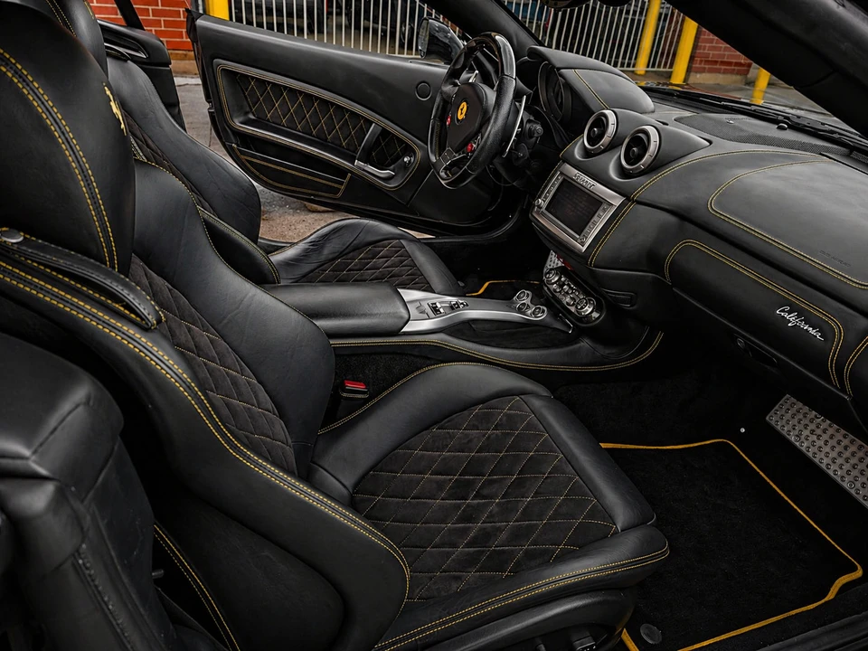 2013 Ferrari California - Image 6 of 10