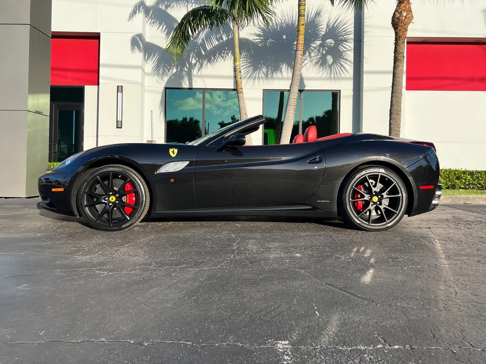 2013 Ferrari California - Image 7 of 31