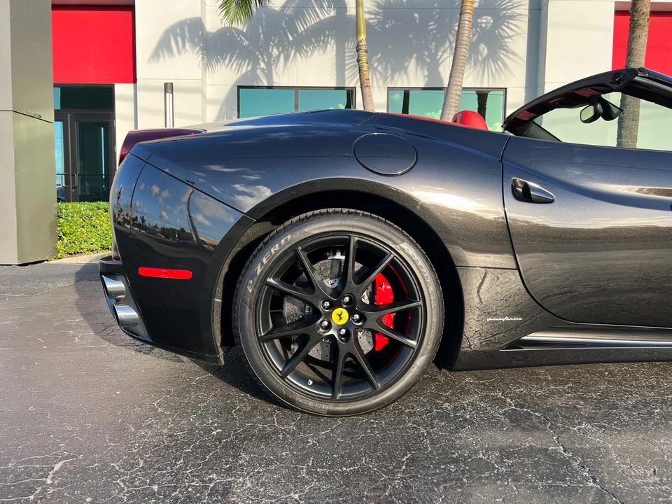 2013 Ferrari California - Image 11 of 31