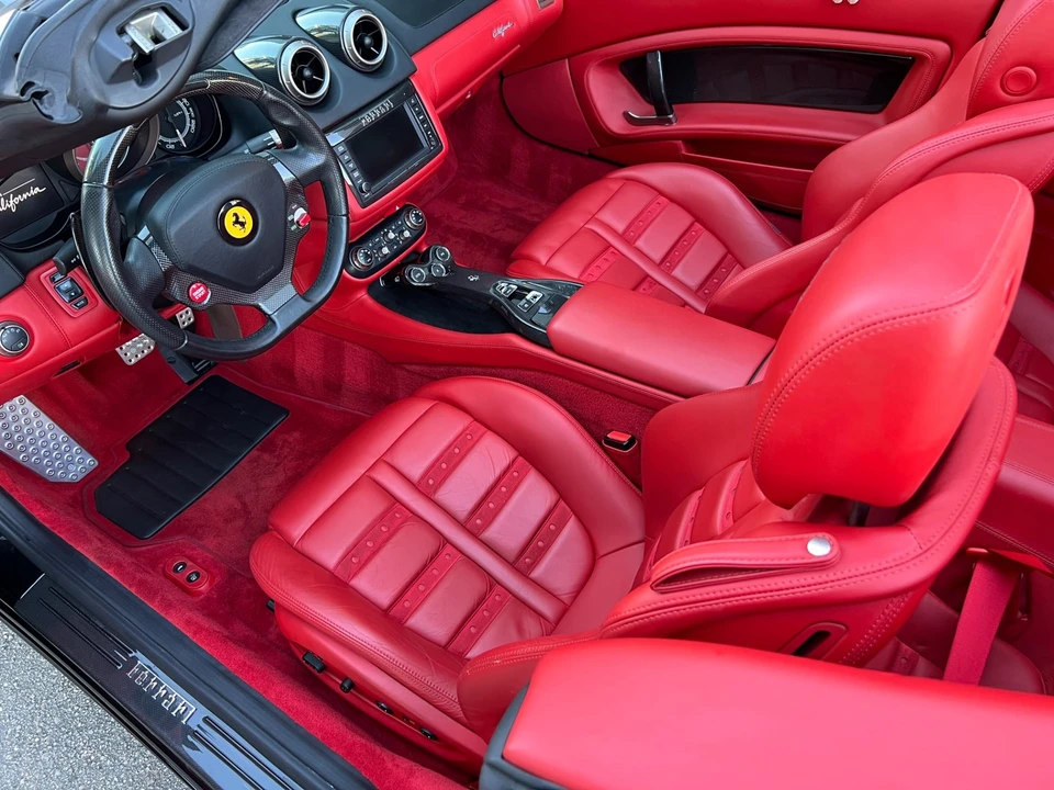 2013 Ferrari California - Image 16 of 31