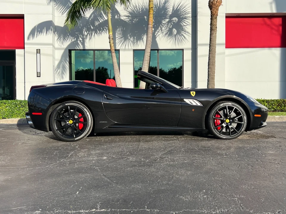 2013 Ferrari California - Image 15 of 21