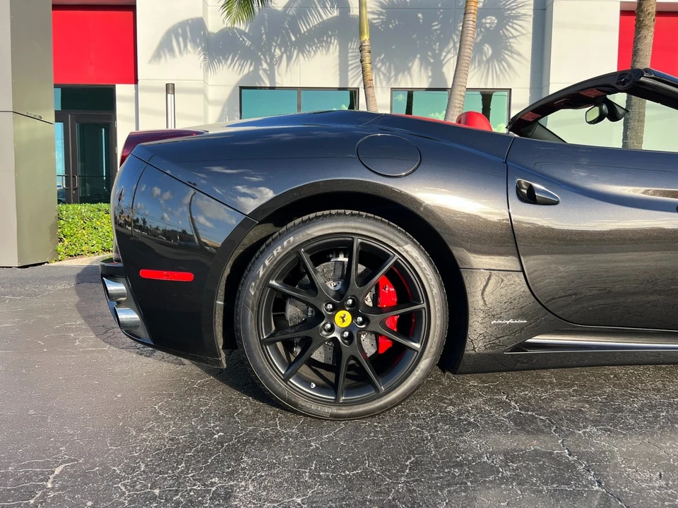 2013 Ferrari California - Image 11 of 21
