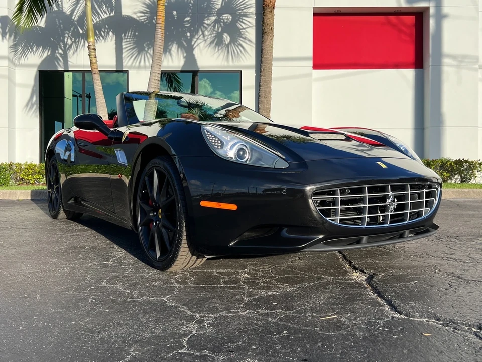 2013 Ferrari California - Image 17 of 21