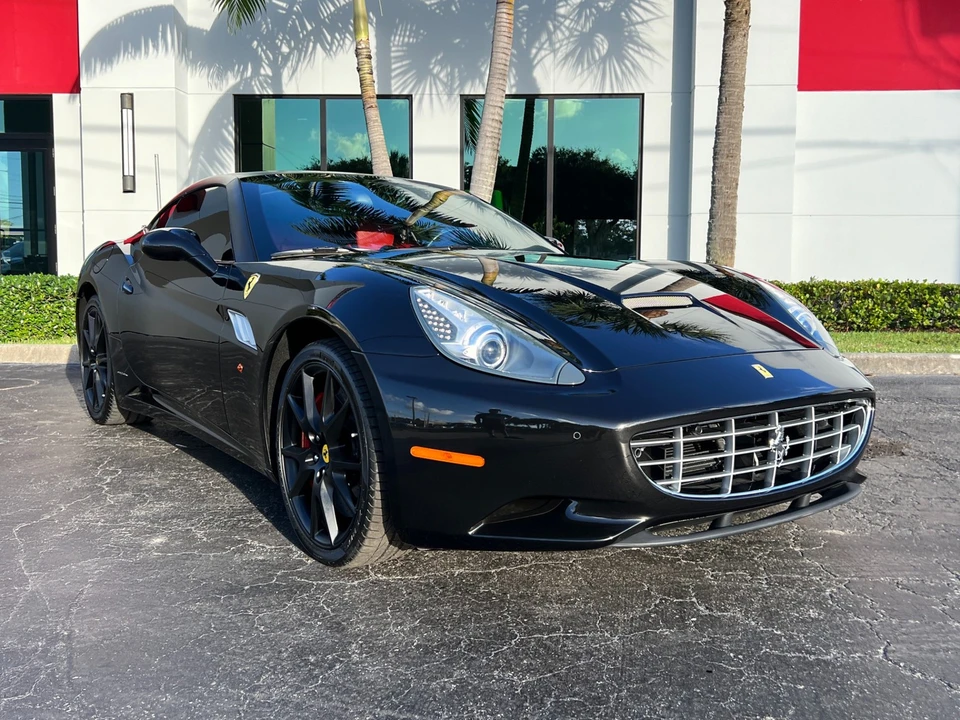 2013 Ferrari California - Image 24 of 31