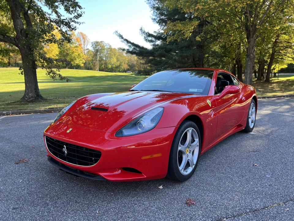 2013 Ferrari California - Image 8 of 12