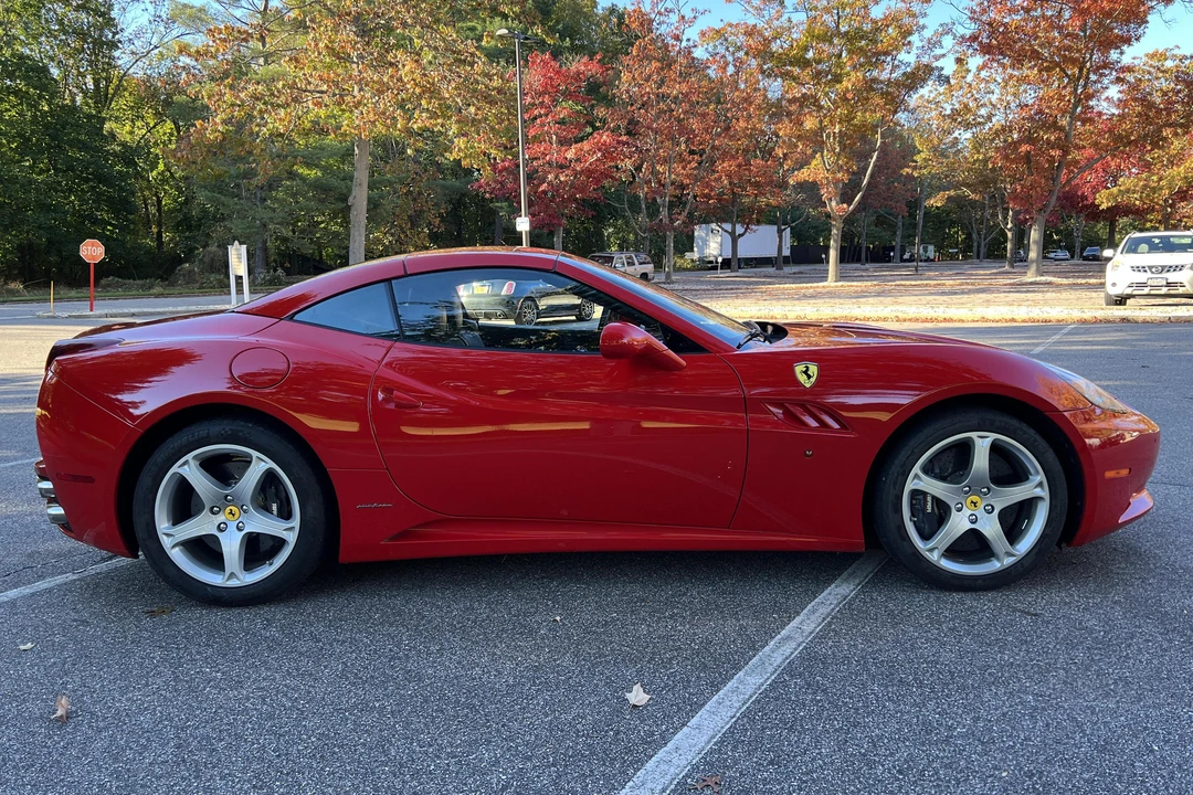 2013 Ferrari California - Image 3 of 12
