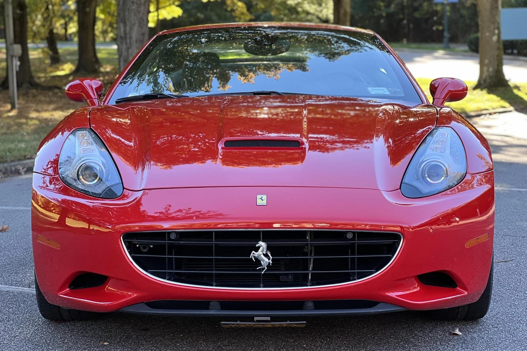 2013 Ferrari California - Image 2 of 12