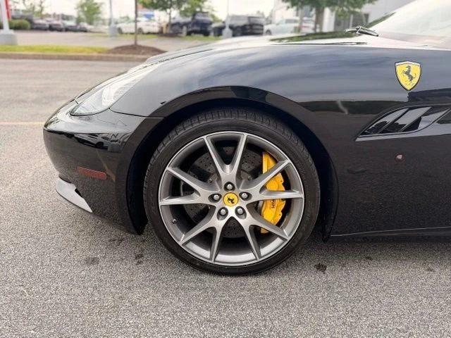 2013 Ferrari California - Image 16 of 31