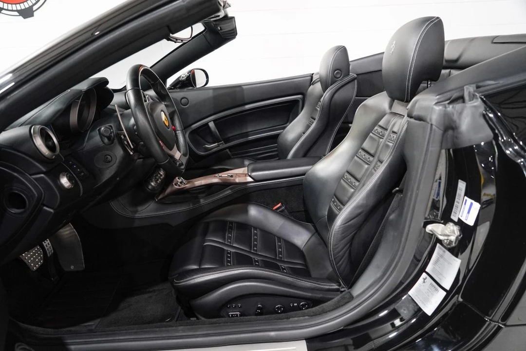 2013 Ferrari California - Image 9 of 21