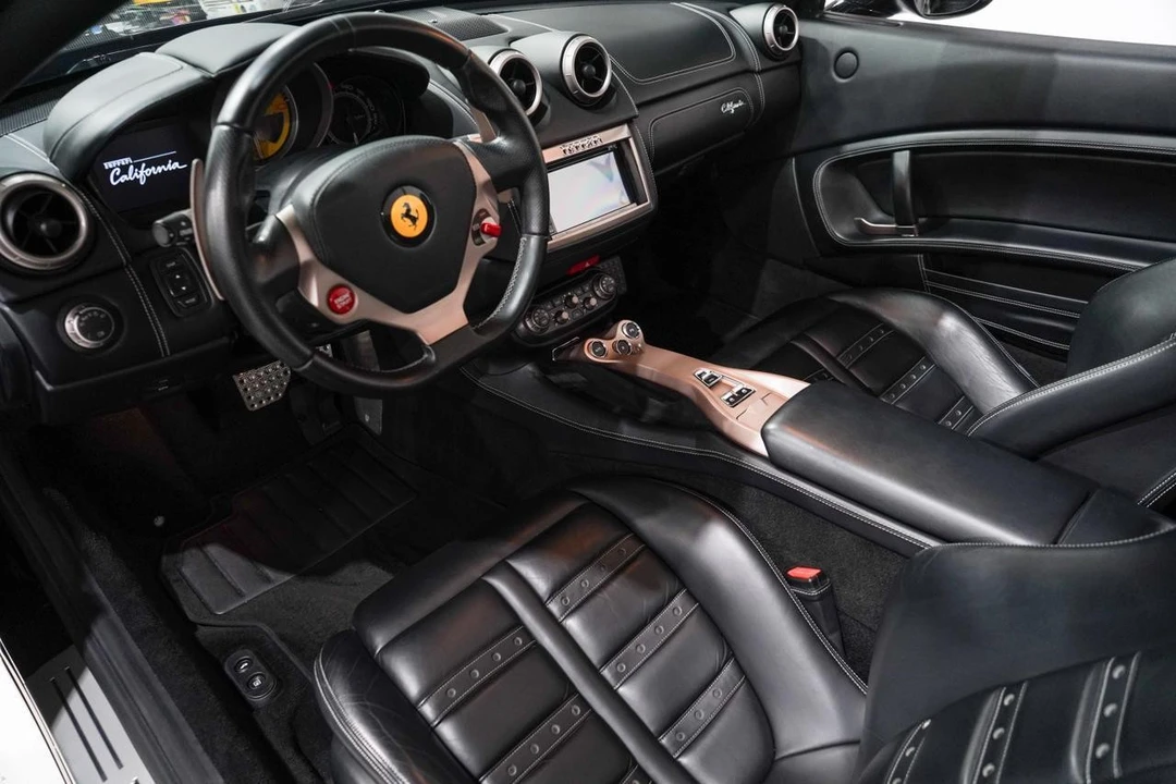 2013 Ferrari California - Image 2 of 21