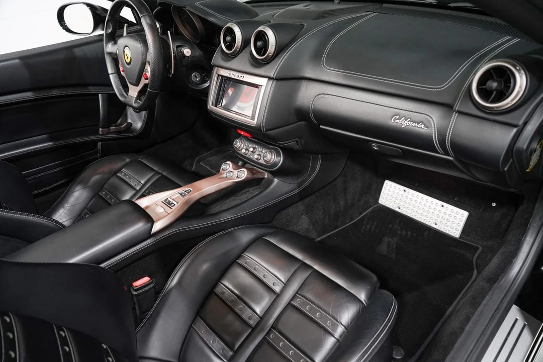 2013 Ferrari California - Image 14 of 21