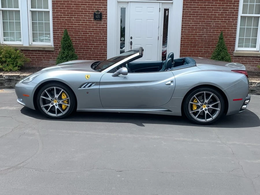 2013 Ferrari California - Image 2 of 7