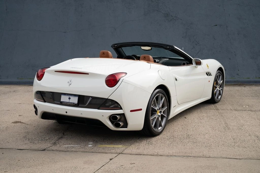 2013 Ferrari California - Image 8 of 21