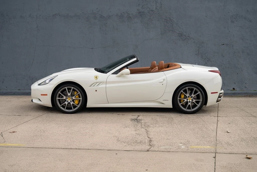 2013 Ferrari California - Image 3 of 21