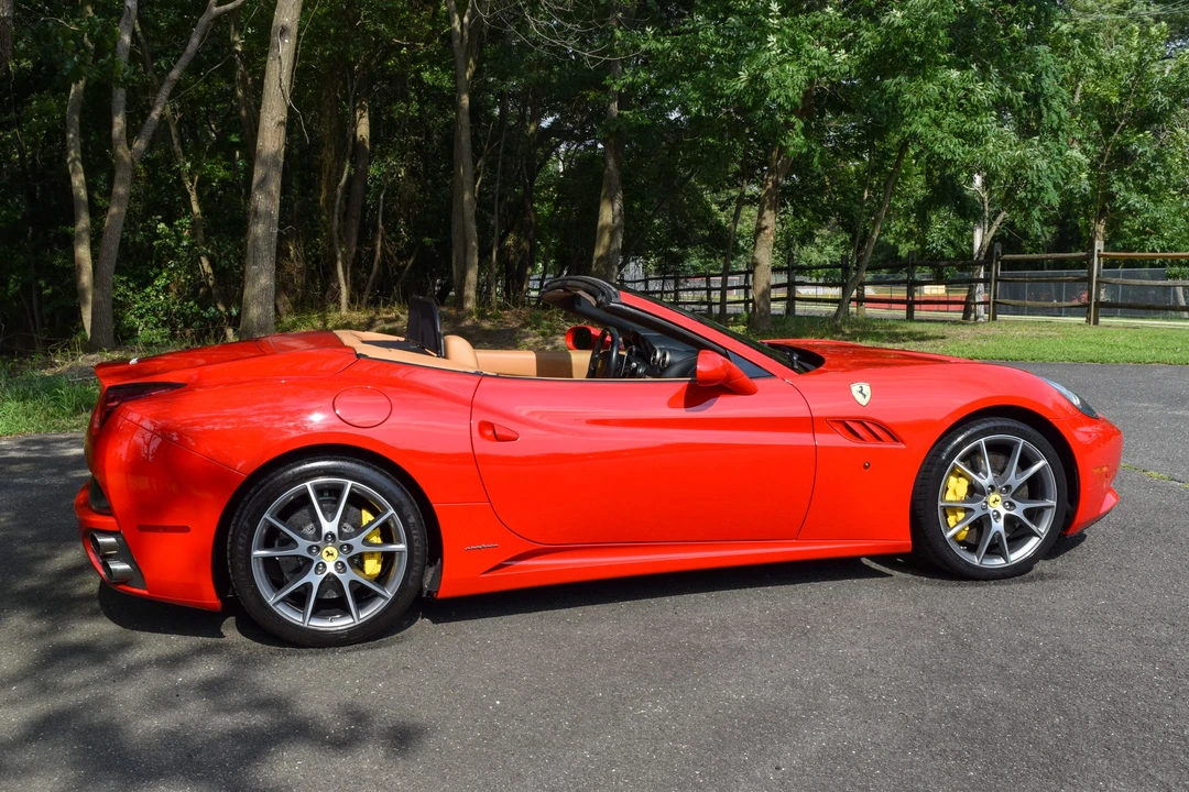 2013 Ferrari California - Image 28 of 31