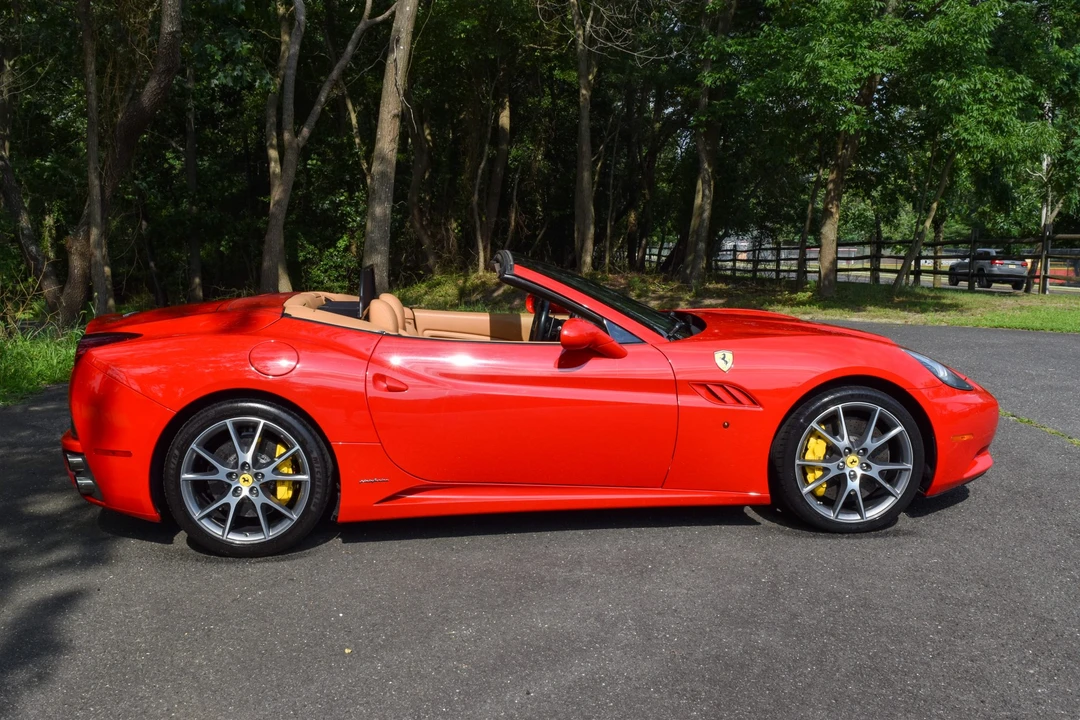 2013 Ferrari California - Image 27 of 31