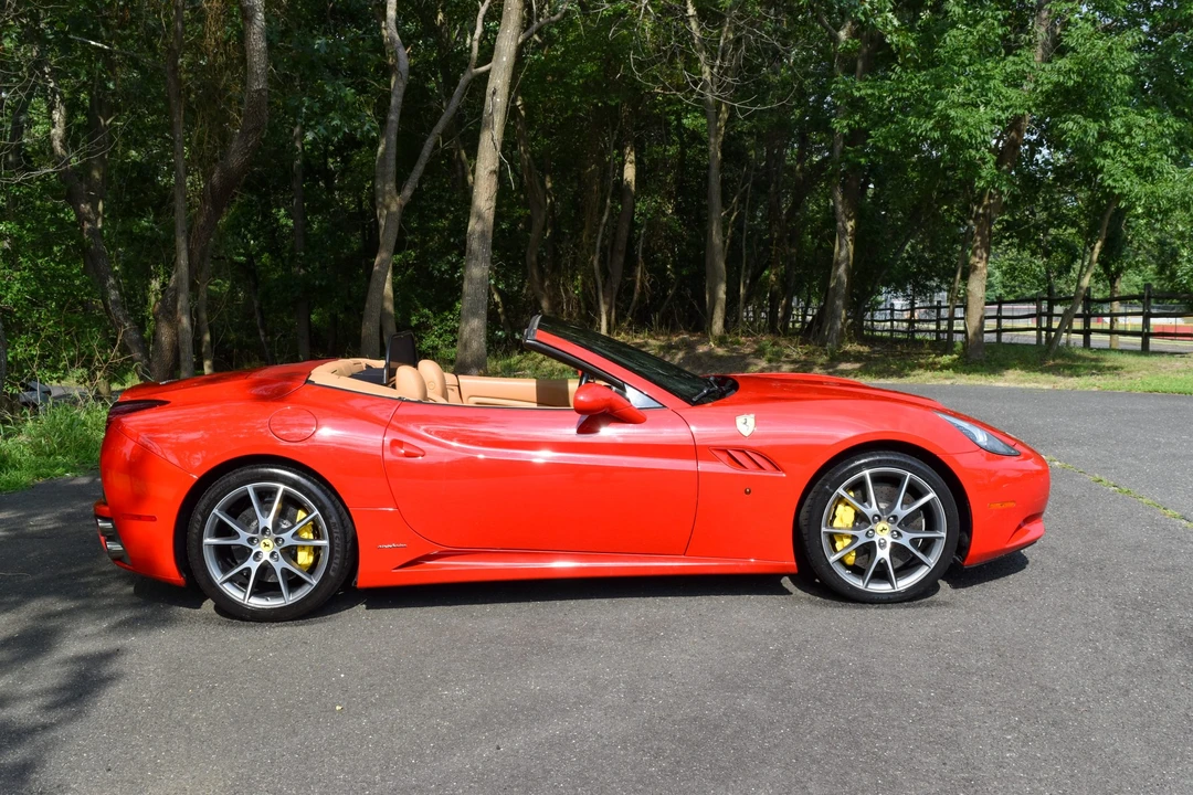 2013 Ferrari California - Image 26 of 31