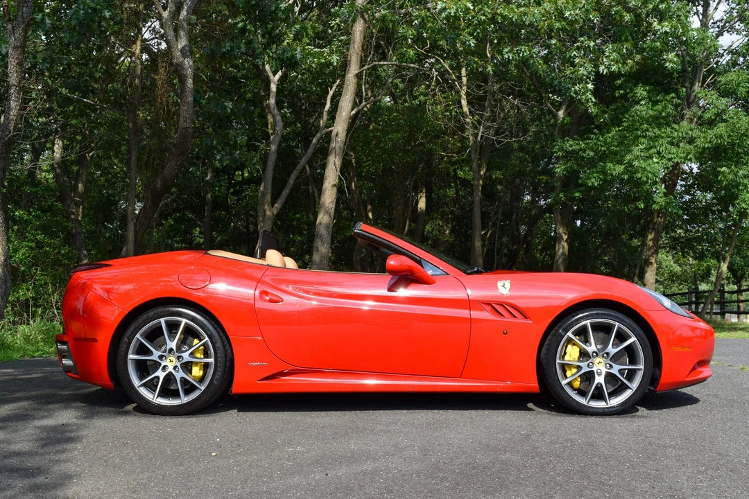 2013 Ferrari California - Image 25 of 31