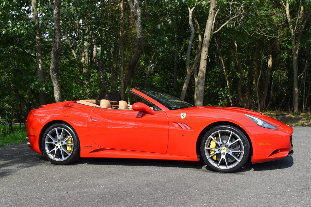 2013 Ferrari California - Image 23 of 31