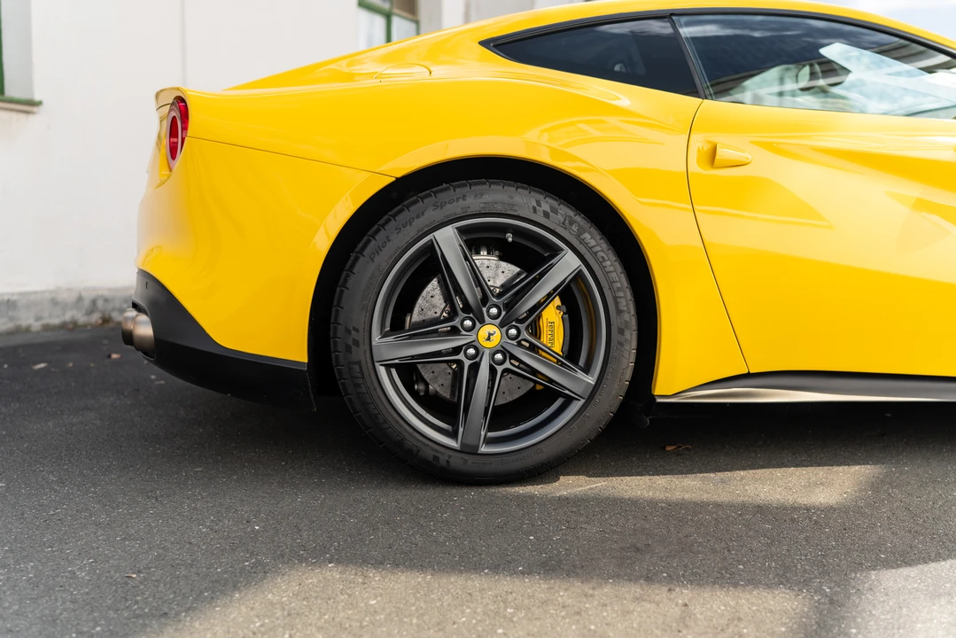 2013 Ferrari F12berlinetta - Image 17 of 31