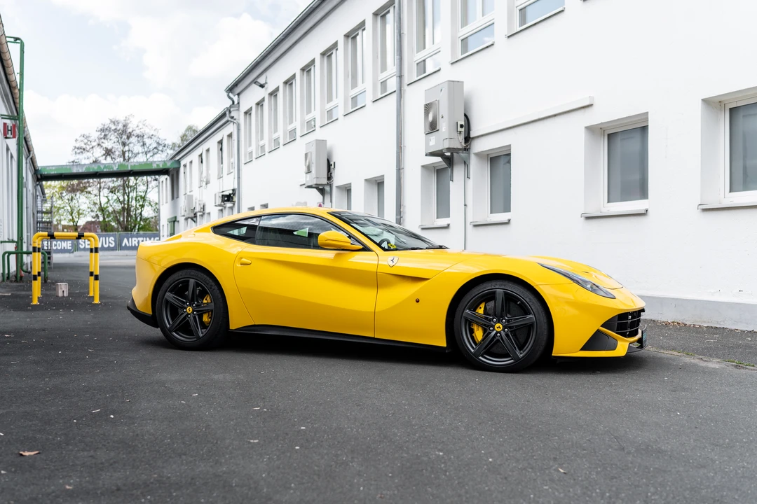 2013 Ferrari F12berlinetta - Image 8 of 31