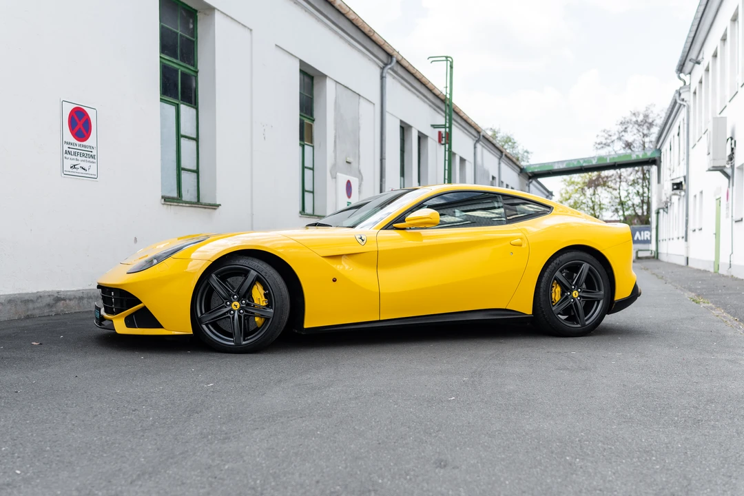 2013 Ferrari F12berlinetta - Image 4 of 31