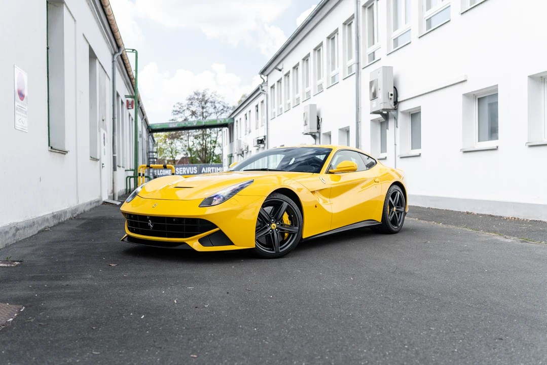 2013 Ferrari F12berlinetta - Image 3 of 31