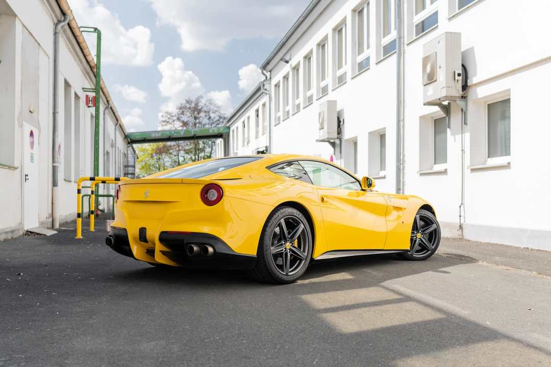 2013 Ferrari F12berlinetta - Image 7 of 31