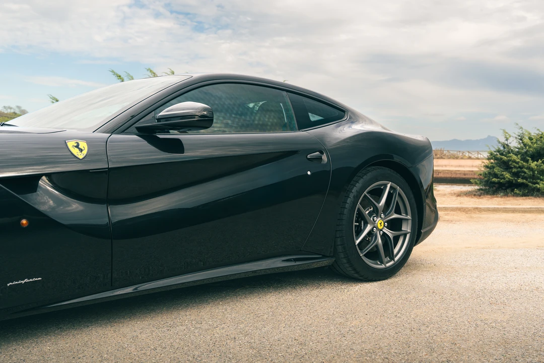 2012 Ferrari F12berlinetta - Image 25 of 31