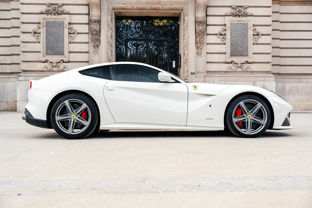 2013 Ferrari F12berlinetta - Image 7 of 31