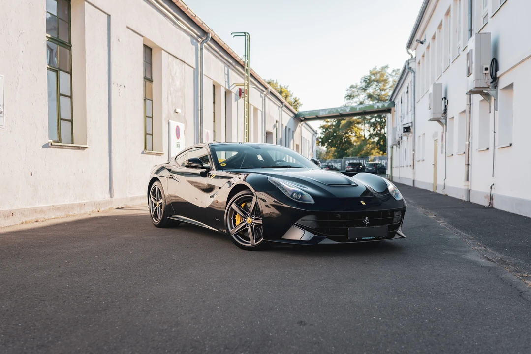 2013 Ferrari F12berlinetta - Image 8 of 31