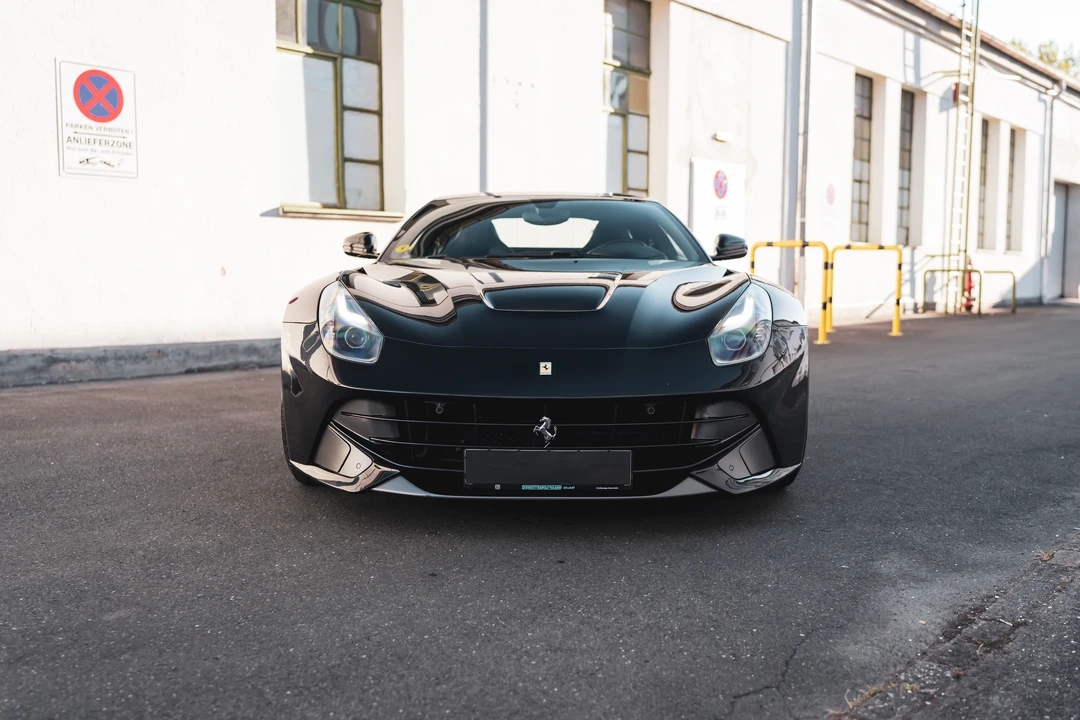 2013 Ferrari F12berlinetta - Image 2 of 31