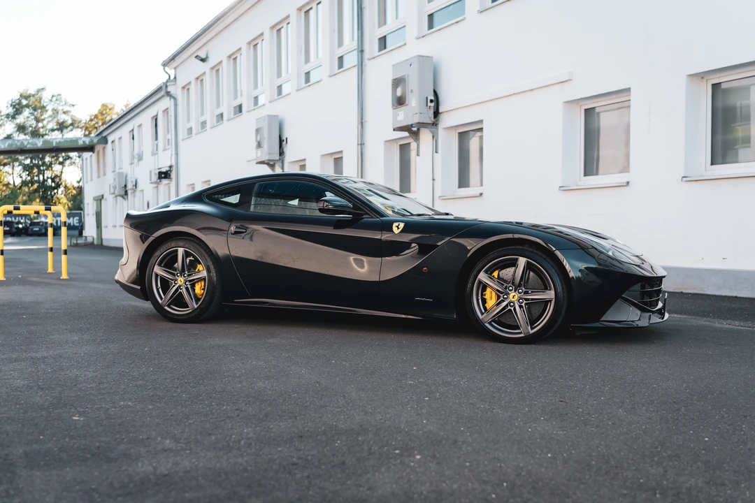 2013 Ferrari F12berlinetta - Image 4 of 31