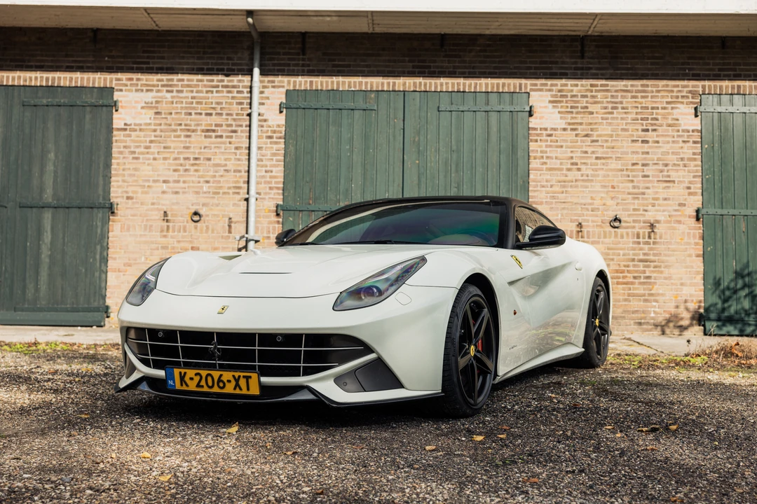 2013 Ferrari F12berlinetta - Image 3 of 31