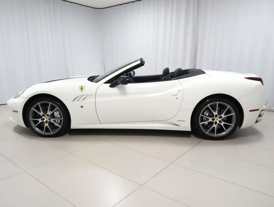 2013 Ferrari California - Image 17 of 20