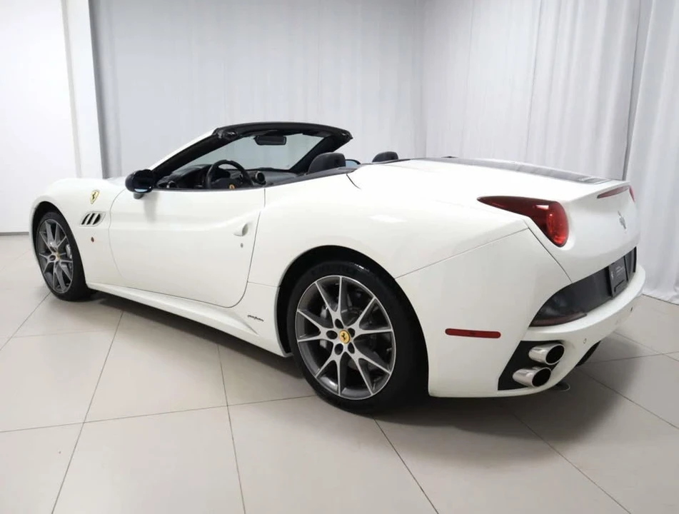 2013 Ferrari California - Image 16 of 20