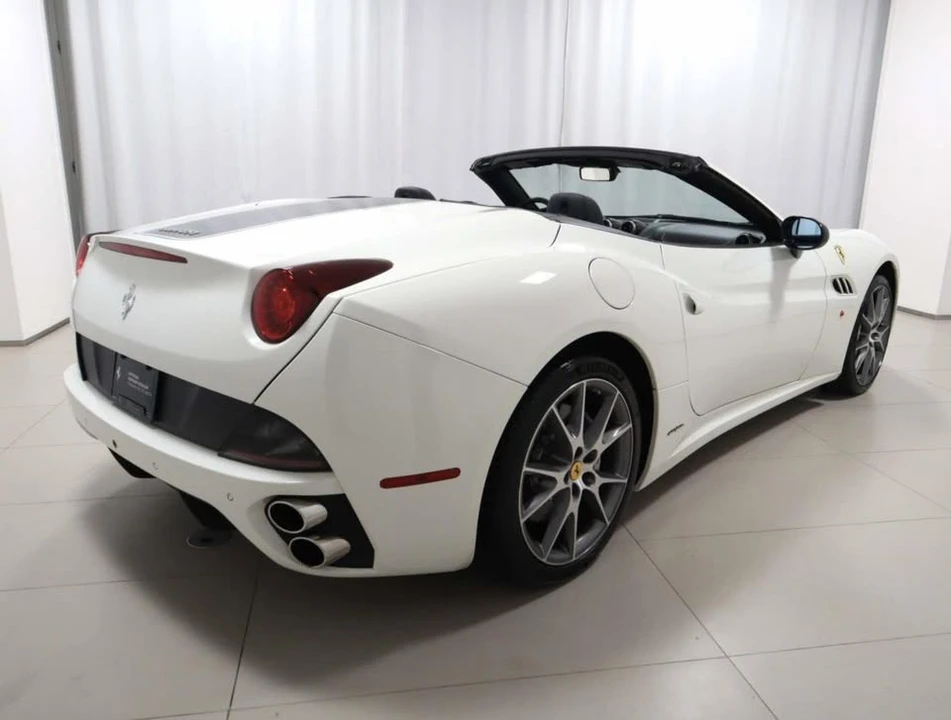 2013 Ferrari California - Image 10 of 20