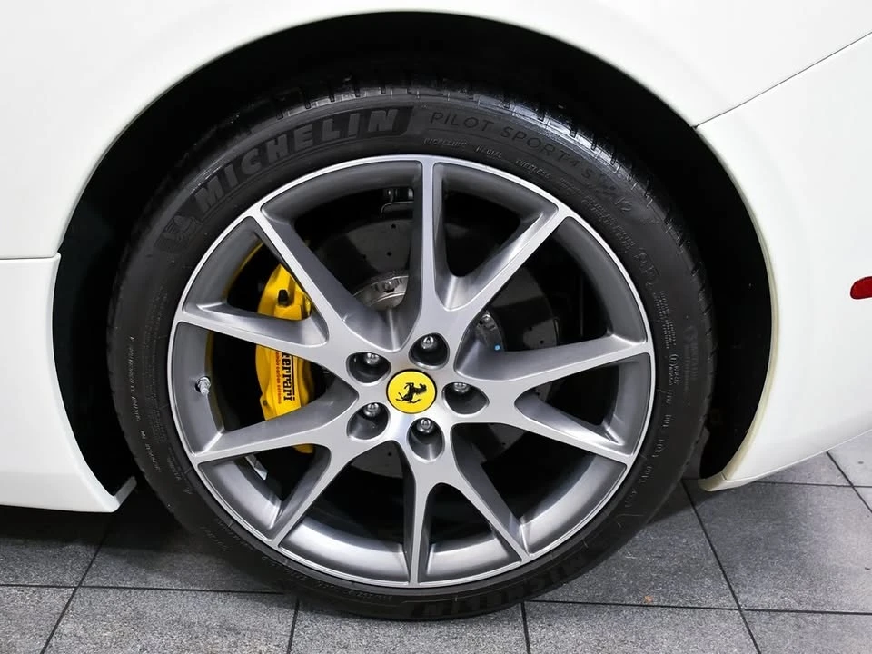 2013 Ferrari California - Image 8 of 18