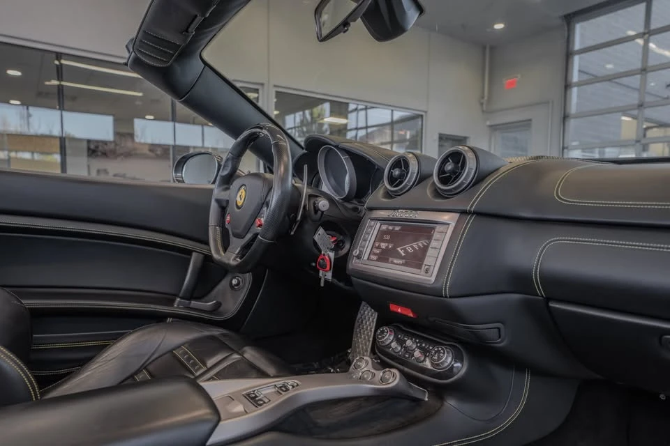 2013 Ferrari California - Image 17 of 20