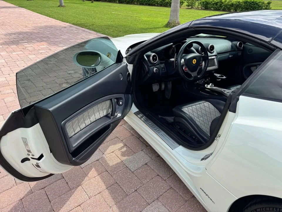 2013 Ferrari California 30 - Image 9 of 17