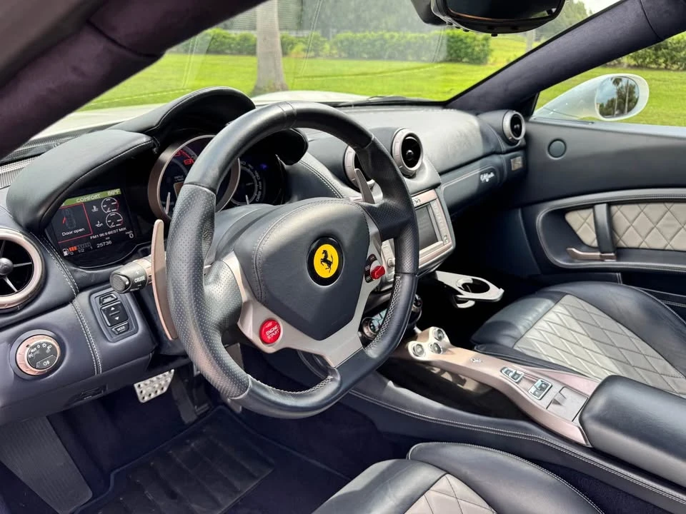 2013 Ferrari California 30 - Image 8 of 17